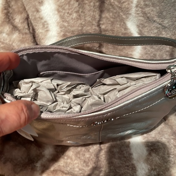 NWT Coach Silver Pleated Leather Top Handle Bag rv$148 f45548 - Picture 8 of 9